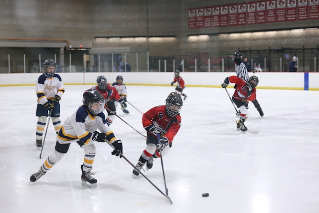Les fondamentaux du patinage indispensables pour éxceller au hockey sur glace